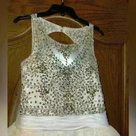 Formal dress - Picture 6 of 9